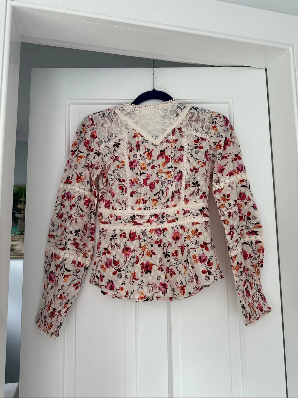 By Anthropologie Puff Sleeve Lace Floral Blouse in Size 2